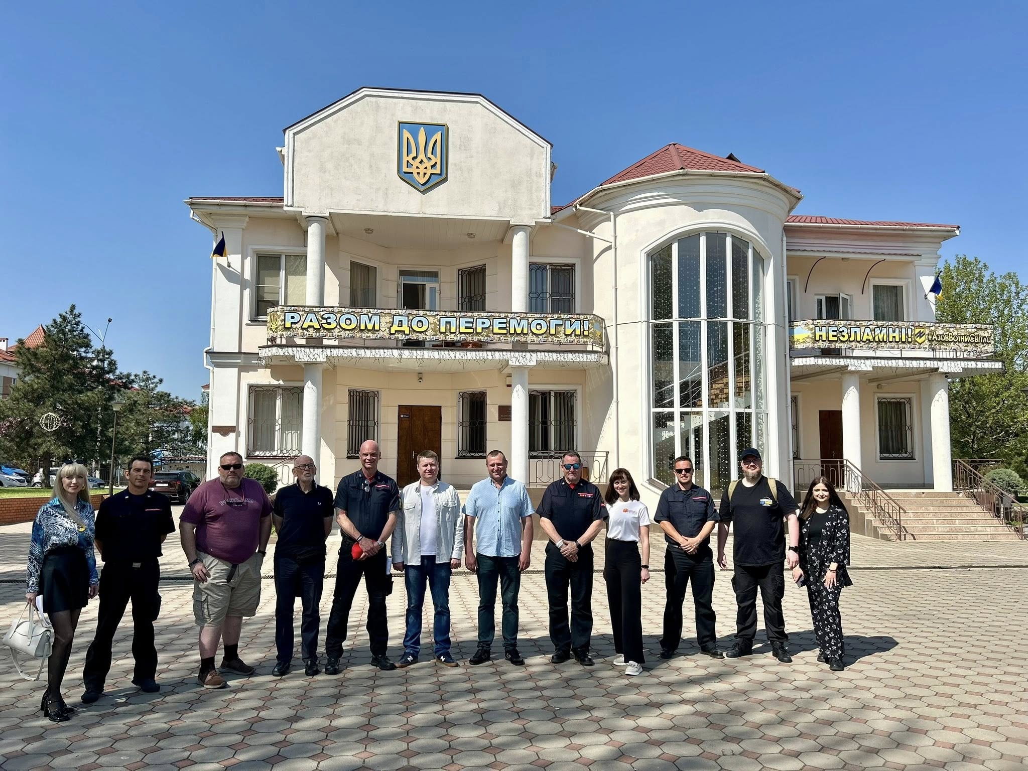 Зустріли делегацію з Великої Британії