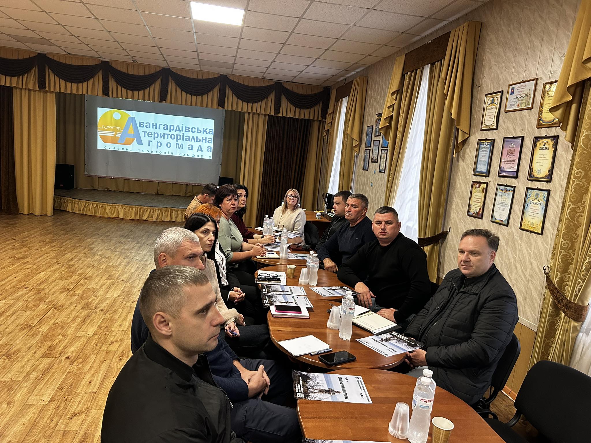 Авангардівський селищний голова Сергій Хрустовський провів робочу нараду з керівниками структурних підрозділів та комунальних підприємств